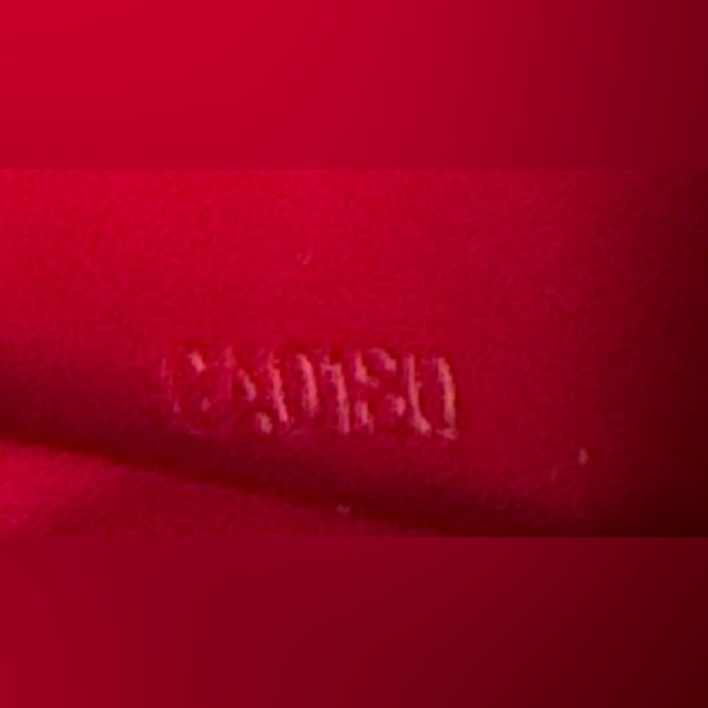 Louis Vuitton Red Monogram
Embossed Vernis Leather Wallet - Picture 16 of 16